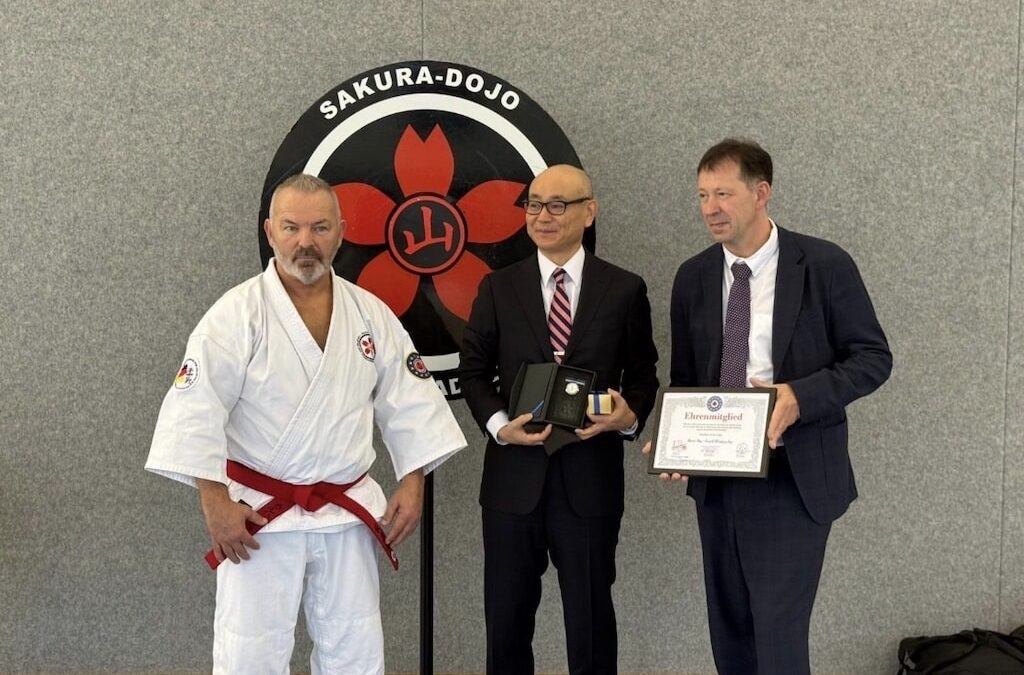 Stadtdirektor Hintzsche zum Ehrenmitglied der Europäischen Jujitsu Union ernannt