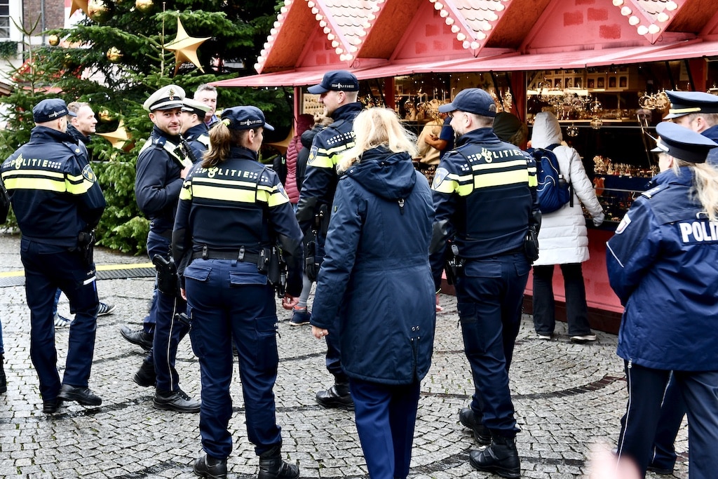 Archivbild: Deutsch-Niederländischen Streifen auf dem Weihnachtsmarkt © Lokalbüro