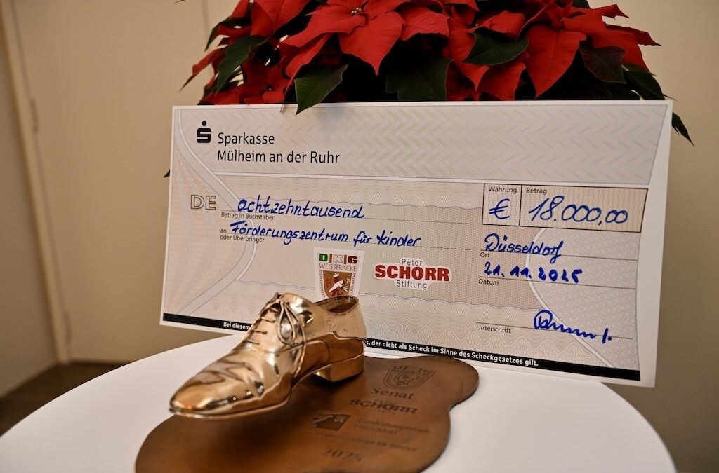 Feierliche Verleihung des „Goldenen Lackschuhs“: Förderzentrum für Kinder ausgezeichnet