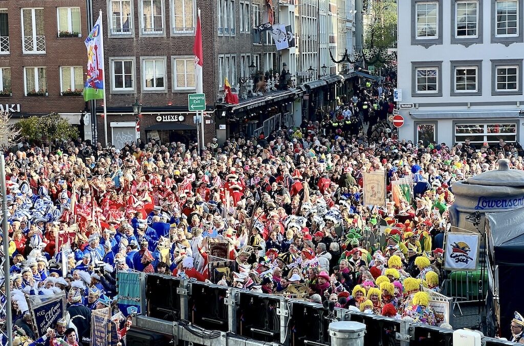 Sessionseröffnung in Düsseldorf – Friedlicher Auftakt mit starker Polizeipräsenz