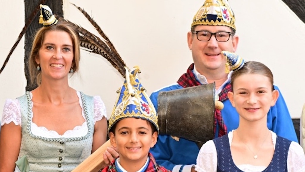 Junge und große Tonnenbauernpaare vorgestellt