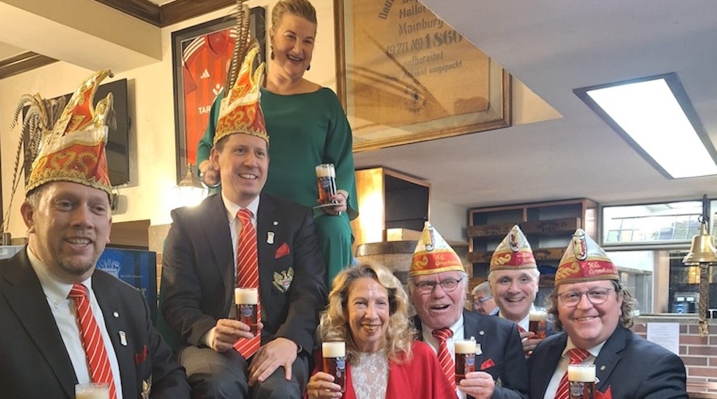 Neue Stiftsdamen und Gerricusplaketten-Trägerin der KG Gerresheimer Bürgerwehr vorgestellt