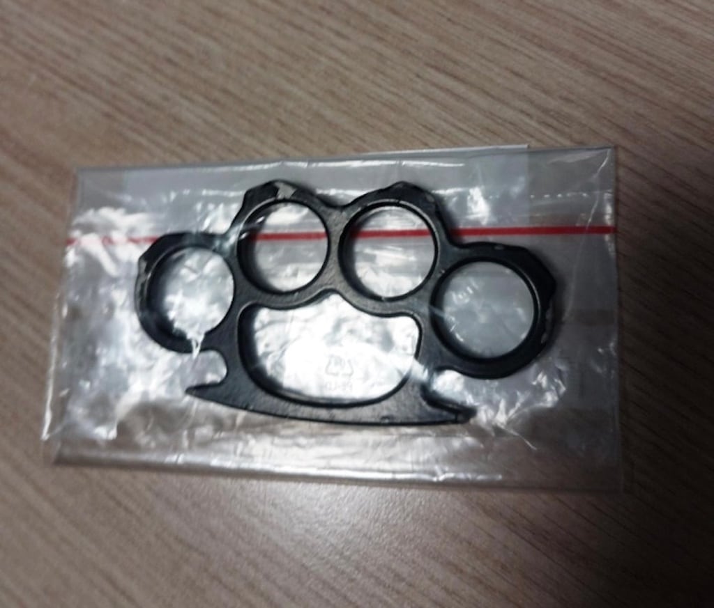 Sichergestellte Schlagring © Bundespolizei