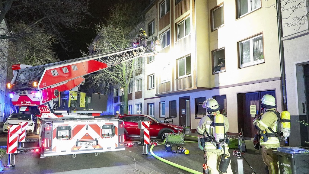 Zimmerbrand in Mehrfamilienhaus auf der Engelbertstraße
