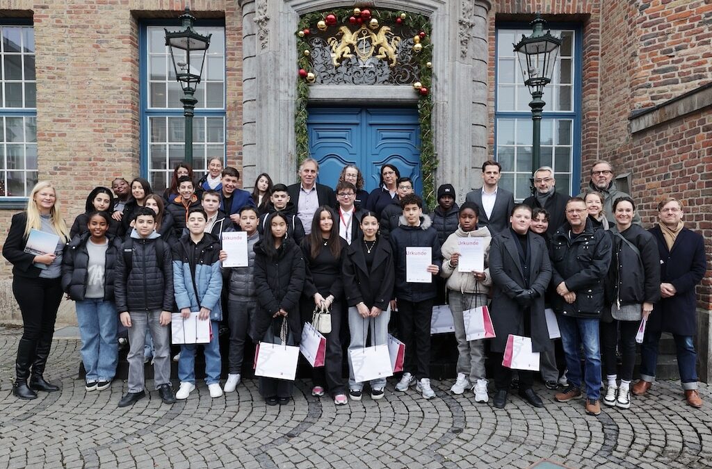 29 neue Fahrzeugbegleiter machen Düsseldorfs Schulweg sicherer