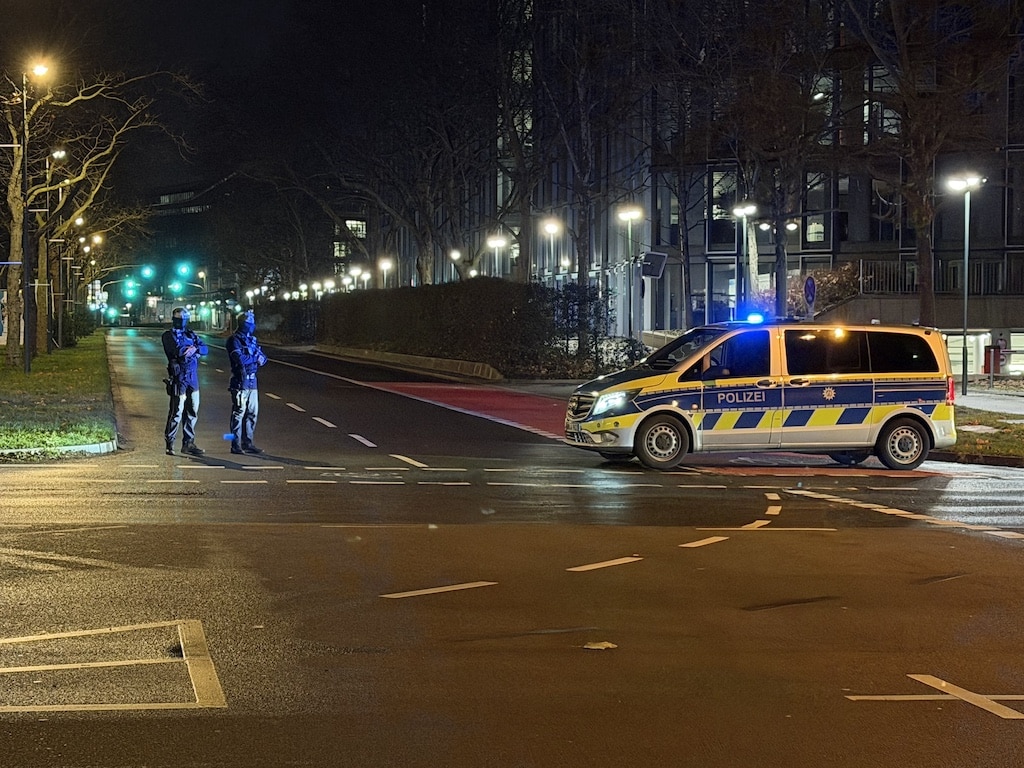 Bis am späten Abend war die Kaiserstraßedurch die Scießerei gesperrt © Lokalbüro 