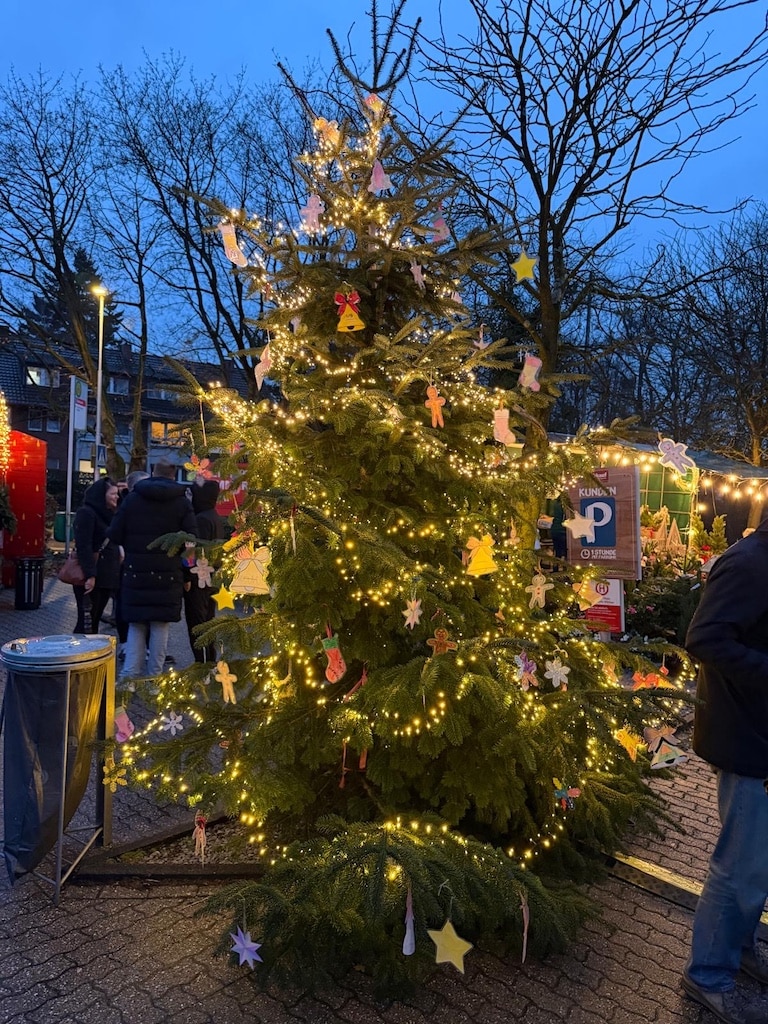 Eindrücke vom Weihnachtsmarkt in Wittlaer © Cristof Roche Eindrücke vom Weihnachtsmarkt in Wittlaer © Cristof Roche