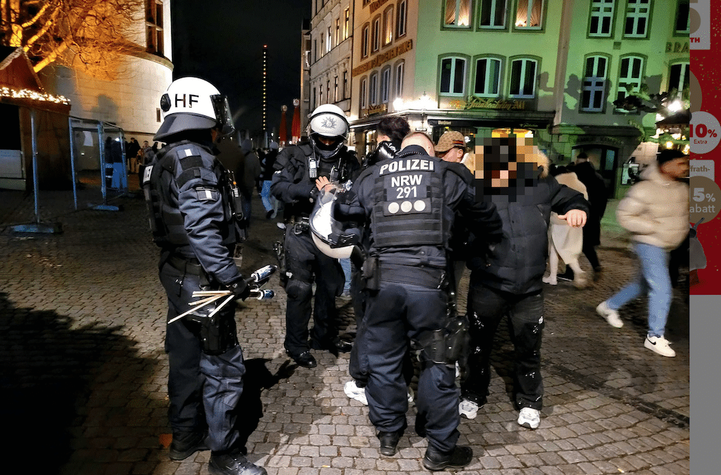 Starker Polizeieinsatz gegen Feuerwerkskörper in der Altstadt zu Silvester
