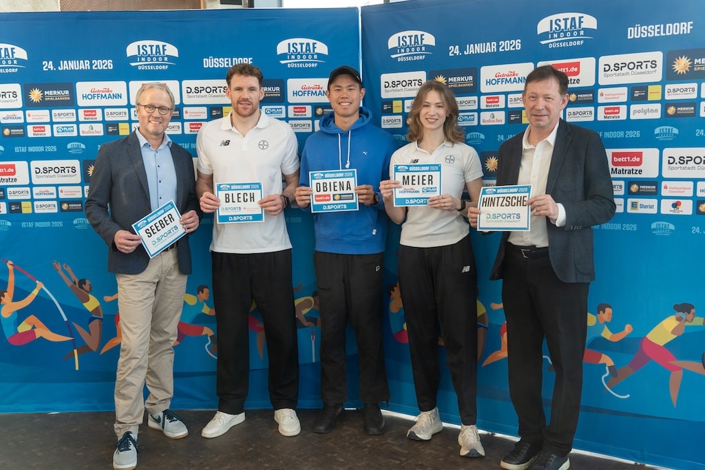 Meetingdirektor Martin Seeber, Düsseldorfs Stadtdirektor Burkhard Hintzsche, Hürdensprinterin Marlene Meier (Leverkusen), die Stabhochspringer Torben Blech (Leverkusen) und Ernest John Obiena (Philippinen) sowie Bastian Becker (Director Sports bei D.Live). © LB / Olaf Oidtmann