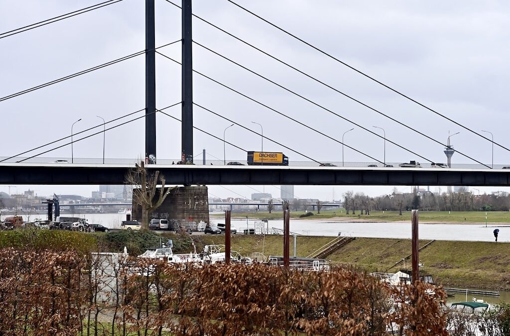 Ablastung der Theodor-Heuss-Brücke: Lkw müssen ab Februar ausweichen