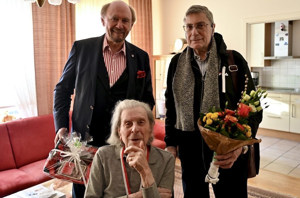 Herzliche Gratulation zum 99. Geburtstag: Düsseldorfer Jonges gratulieren Ernst Meuser