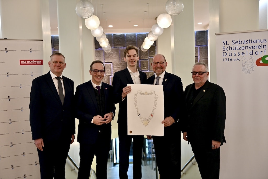 Torsten Peters, Dr. Florian Hartmann, Gewinner Simeon Andreas Prade, Andreas-Paul Stieber und Ingo Telkmann © Lokalbüro