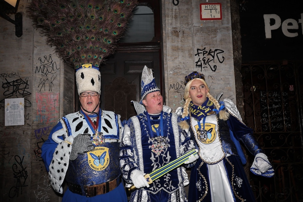 Bauer Frank, Prinz Frank und Jungfrau Jutta (Jan) (v.l.) ,