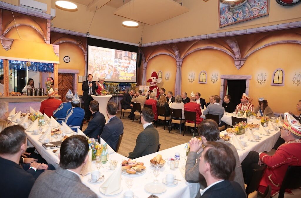 Wirtschaft trifft Karneval beim Närrischen Frühstück