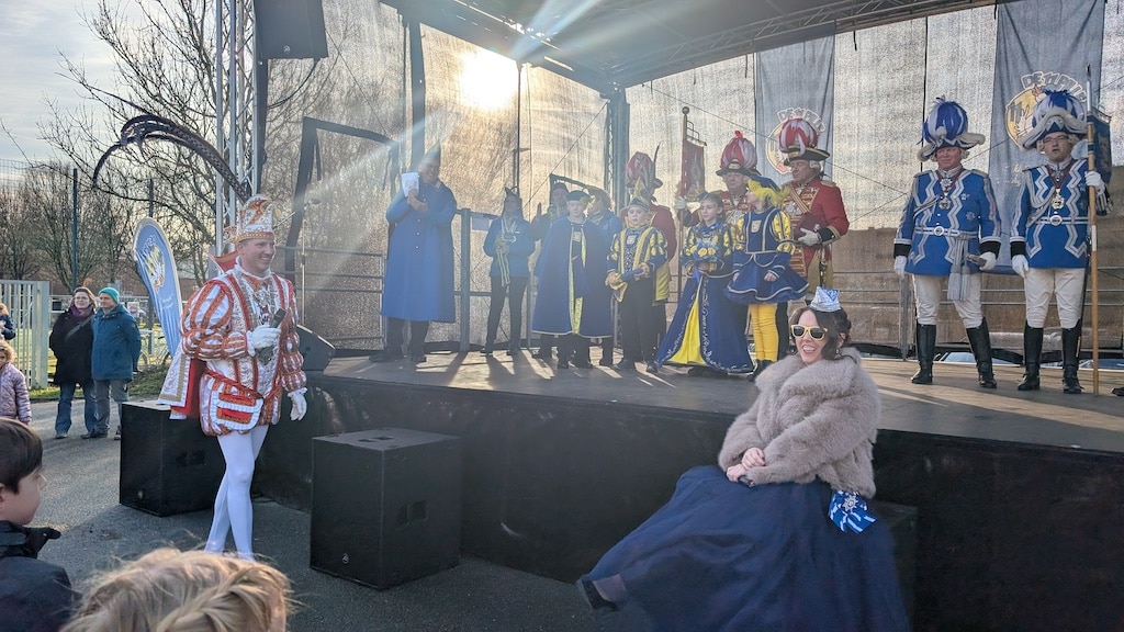 Angermunder Biwak bei strahlendem Sonnenschein