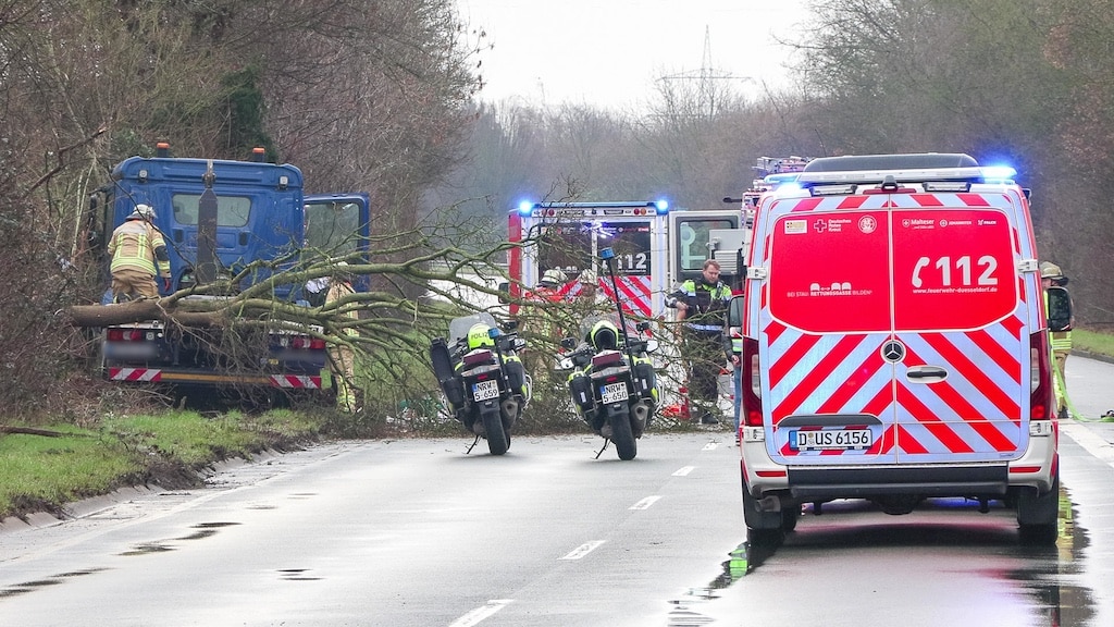 LKW-Unfall auf der Münchener Straße sorgt für Verkehrsbehinderungen