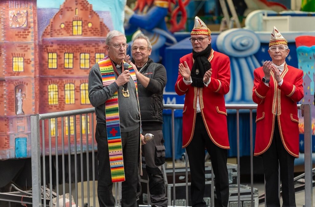 Richtfest gibt ersten Einblick in Düsseldorfer Rosenmontagswagen