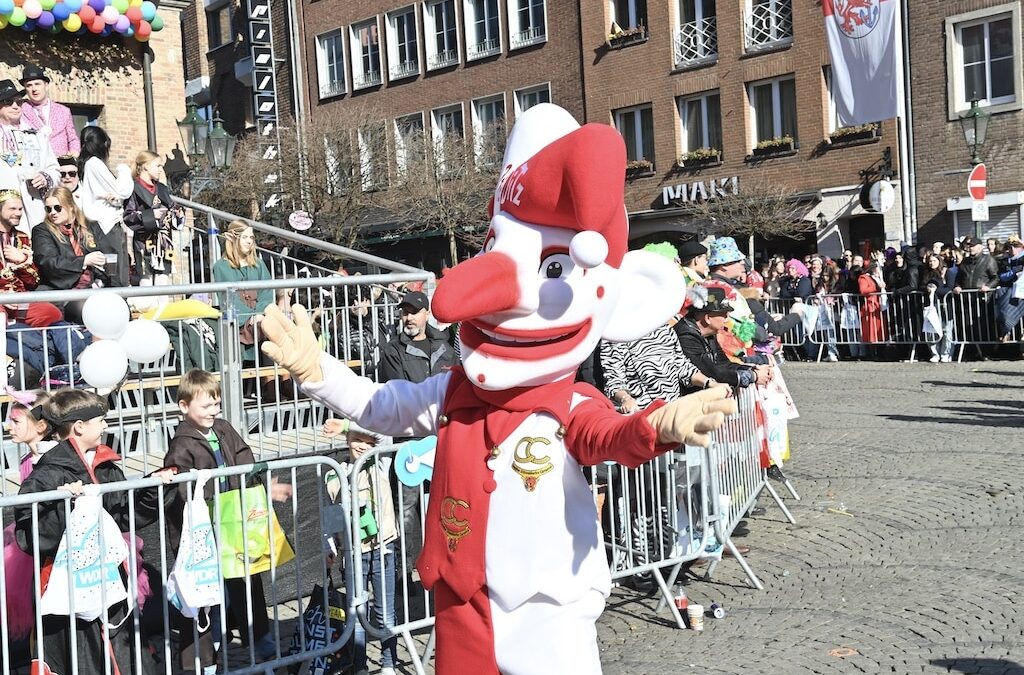 Karneval bringt Verkehrseinschränkungen: Stadt rät zur Anreise mit Bus und&nbsp;Bahn