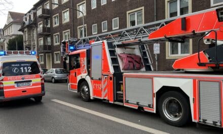 Küchenbrand in Rath: Feuerwehr verhindert Schlimmeres