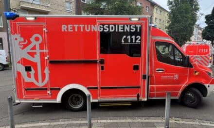 Schwerer Unfall in Flingern: Radfahrer von Lkw erfasst