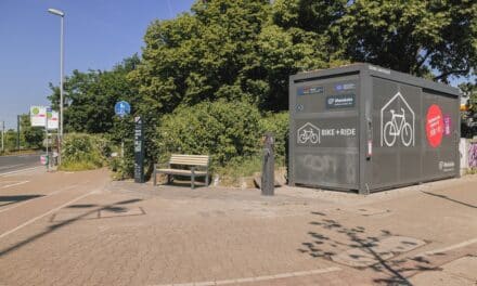 Neue Mobilitätsstation in Wersten: Fahrräder, Carsharing und E‑Scooter am Knotenpunkt