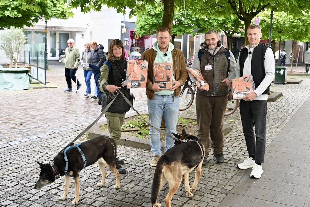 Vanessa, Rouwen Hennings, Thomas und Oliver Fink © Lokalbüro