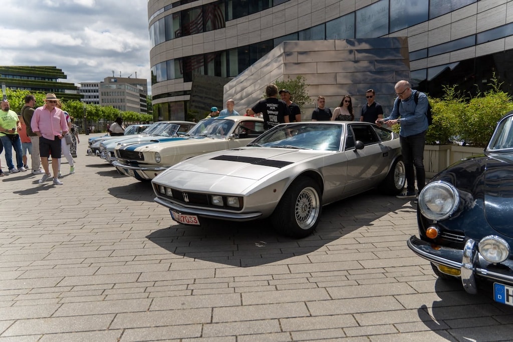 „Kö-Bogen Loves Classic Cars" © LB / Olaf Oidtmann