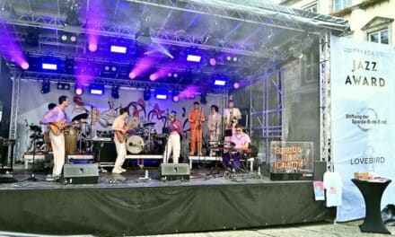 Lovebird Festival auf dem Marktplatz eröffnet