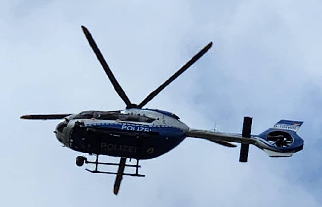 Polizeihubschrauber über der Altstadt © Lokalbüro