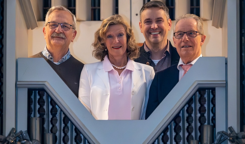 Der Vorstand des Fördervereins (v.l.n.r.): Edgar Hirtz (Schatzmeister), Christine Wunderlich (Schriftführerin), Stefan Oechsle (Kirchenmusiker), Hugo Ebner (Vorsitzender) © Lilly Urbaschek