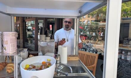 Gerüst am Kaiserswerther Markt bleibt noch