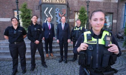 Bodycams für den OSD: Stadt sieht Einführung auf der Zielgeraden – SPD/Volt fordert schnelleres Tempo