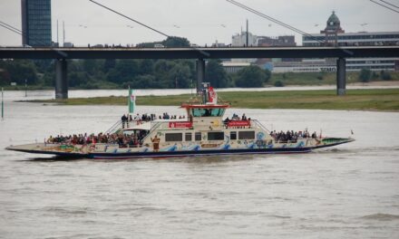 Rheinkirmes 2026: Rheinbahn setzt auf Rekord-Takt und die Rückkehr der Kirmesfähre