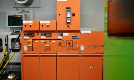 Neue „Strom-Tankstelle” für Düsseldorfs Stadtbahnen: Rheinbahn baut Unterwerk am Reeser Platz