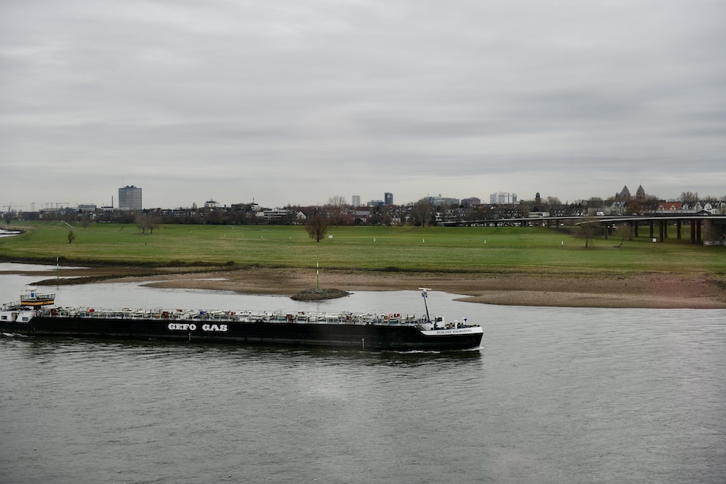 Archivbild der Rhein Bei Düsseldorf © Lokalbüro
